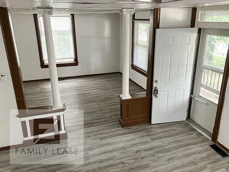 1613 N Edward St — Photo 2