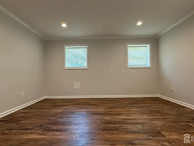56 Grace Dr — Photo 17