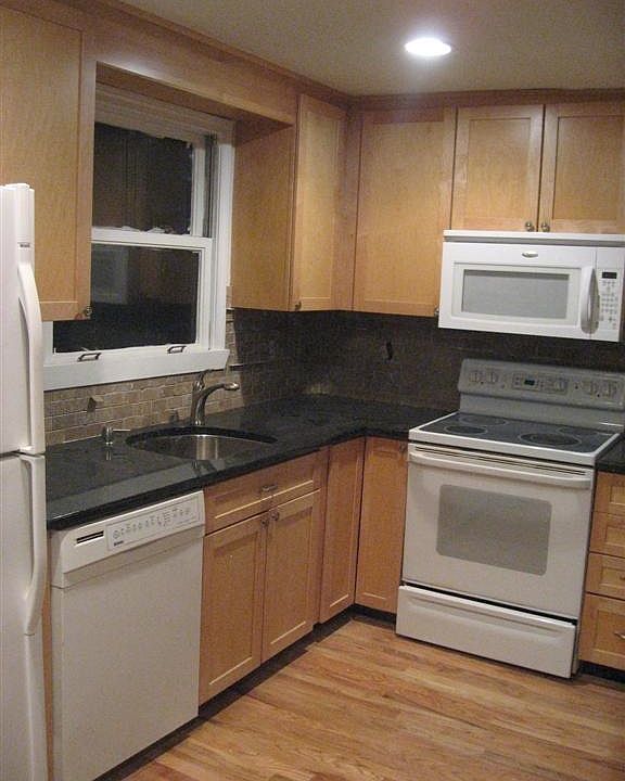 2nd image of 42 Ashford St APT 3