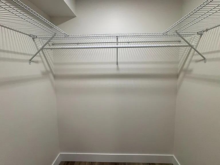 145 Riverhead Dr #BASEMENT — Photo 8