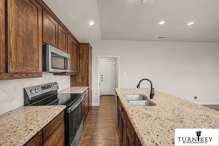 1324 White Sand Dr — Photo 6