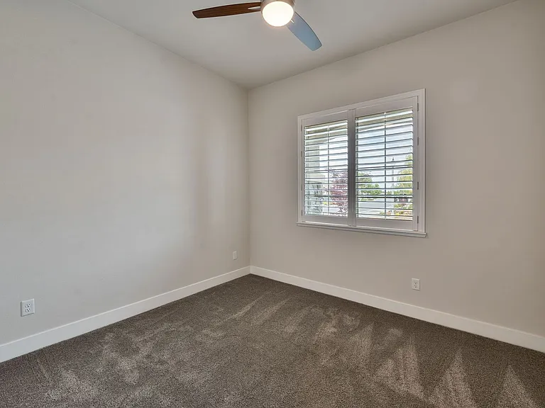 200 Moisant Ct — Photo 37