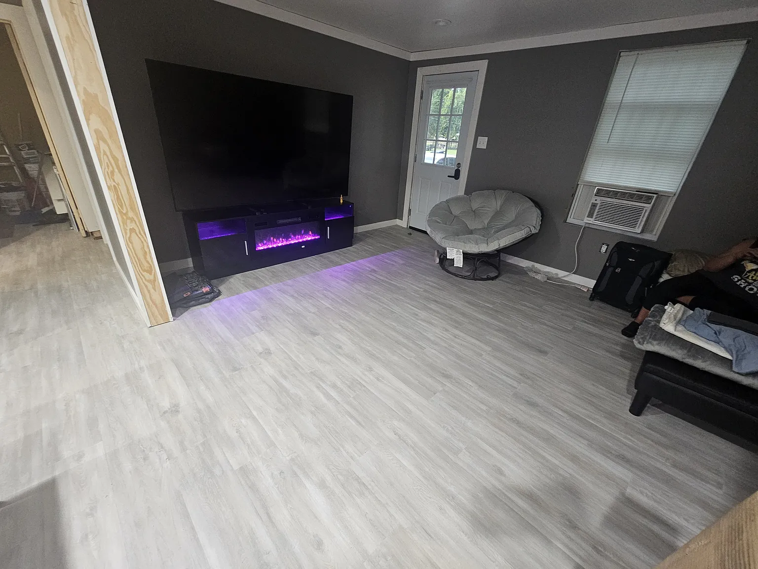 1001 Janis St — Photo 3