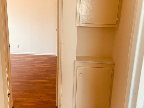 2nd image of 12921 Oxnard St #11