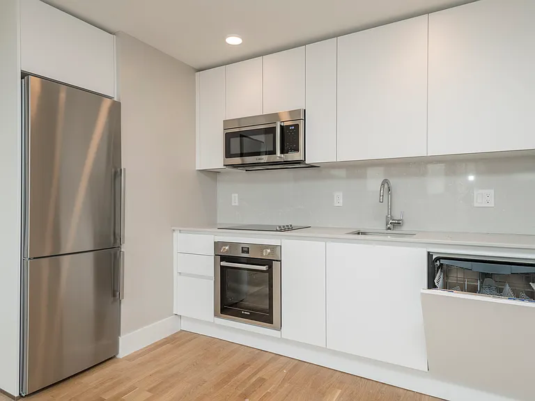 334 Harvard St #K7 — Photo 11