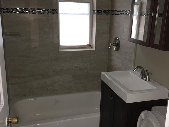 3rd image of 3053 W Wellington Ave #1