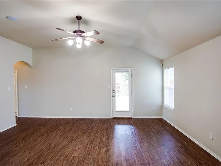 1200 Rainbow Parke Dr — Photo 9