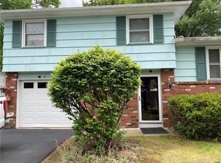 23 Cheltenham Rd W, Rochester, NY 14612