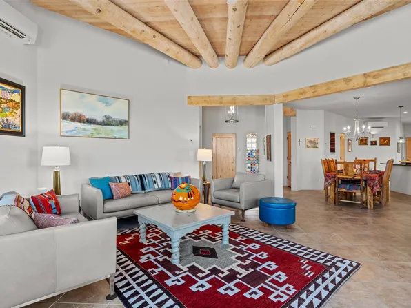 8 Dovela Rd, Santa Fe, NM 87508