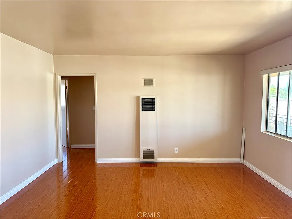 2 bed, 810 sqft, $2,300 — Photo 1