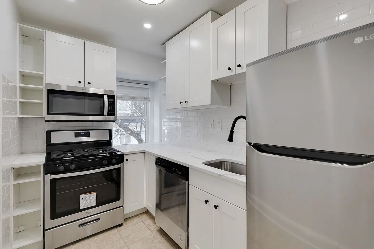 Building Photo - 4809 Beaumont Ave