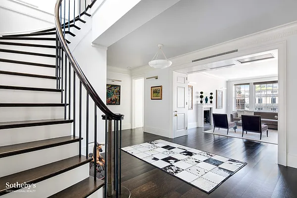 Sold by Sotheby's International Realty | media 3