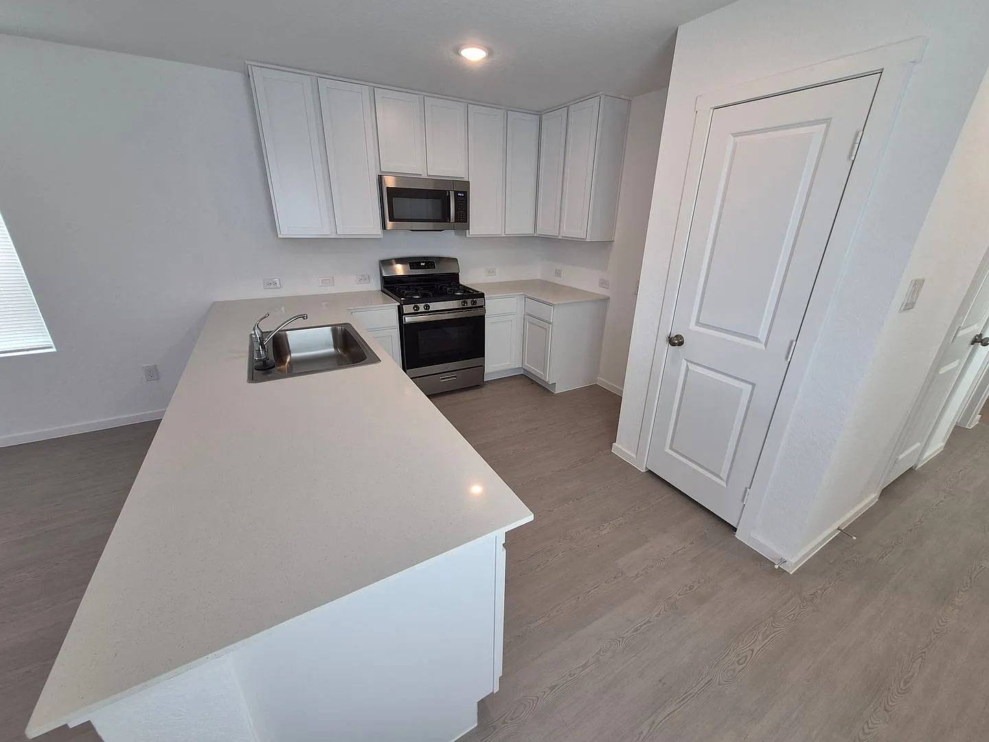Brand-New 4-Bedroom Home for Rent — Photo 4