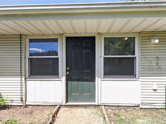 3rd image of 5093 Bayside Dr