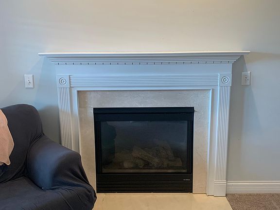 Working gas fireplace in Family Room