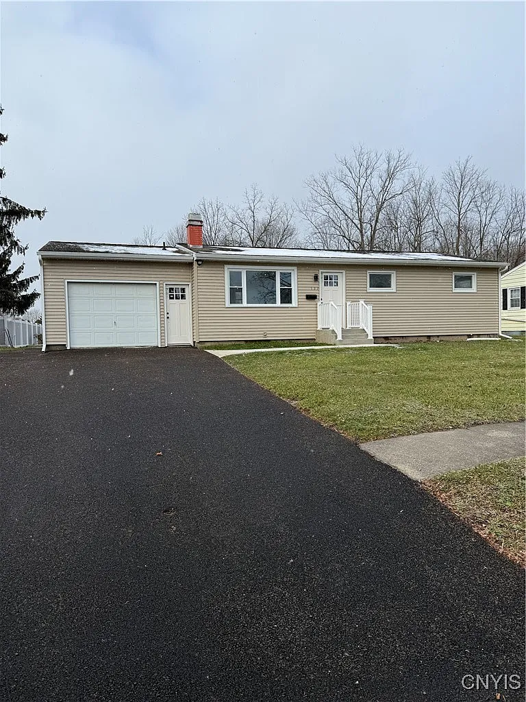 133 Mary St photo 1