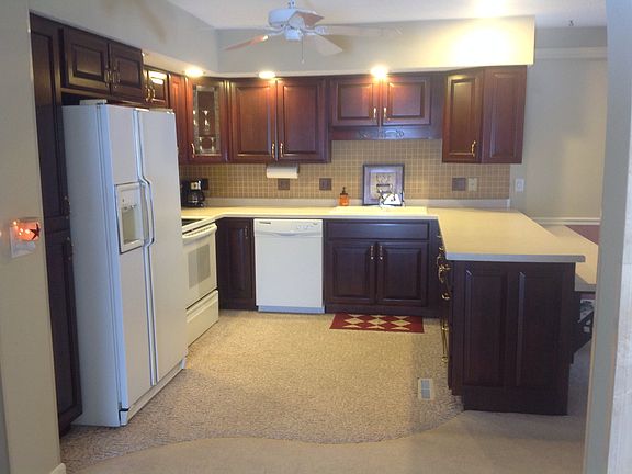 4th image of 213 Scotch Pine Dr