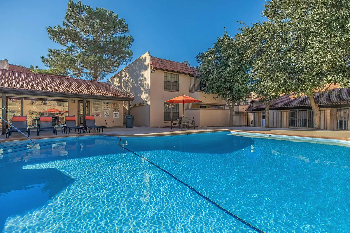 Sparkling Swimming Pool - Pear Tree Apartments