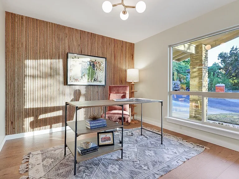 2504 Deerfoot Trl — Photo 3