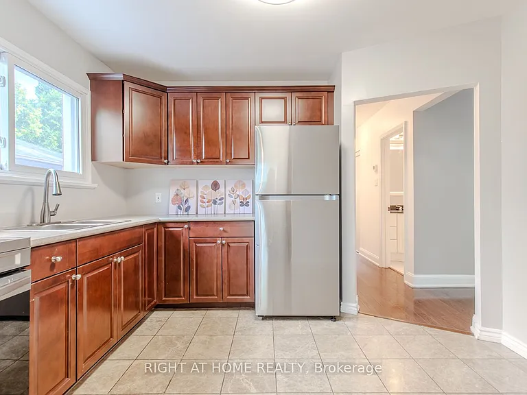 12 Murellen Cres — Photo 15