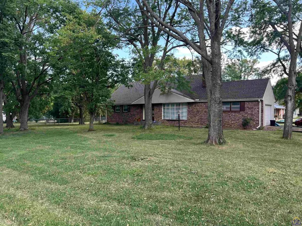 3921 SE Howard Dr, Topeka, KS 66605