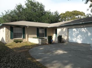 2218 Lauren Cir, Brandon, FL 33510