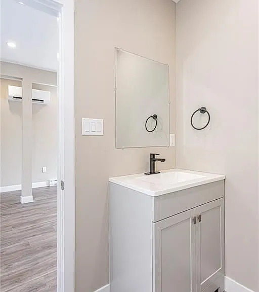 279 William St #2 — Photo 15
