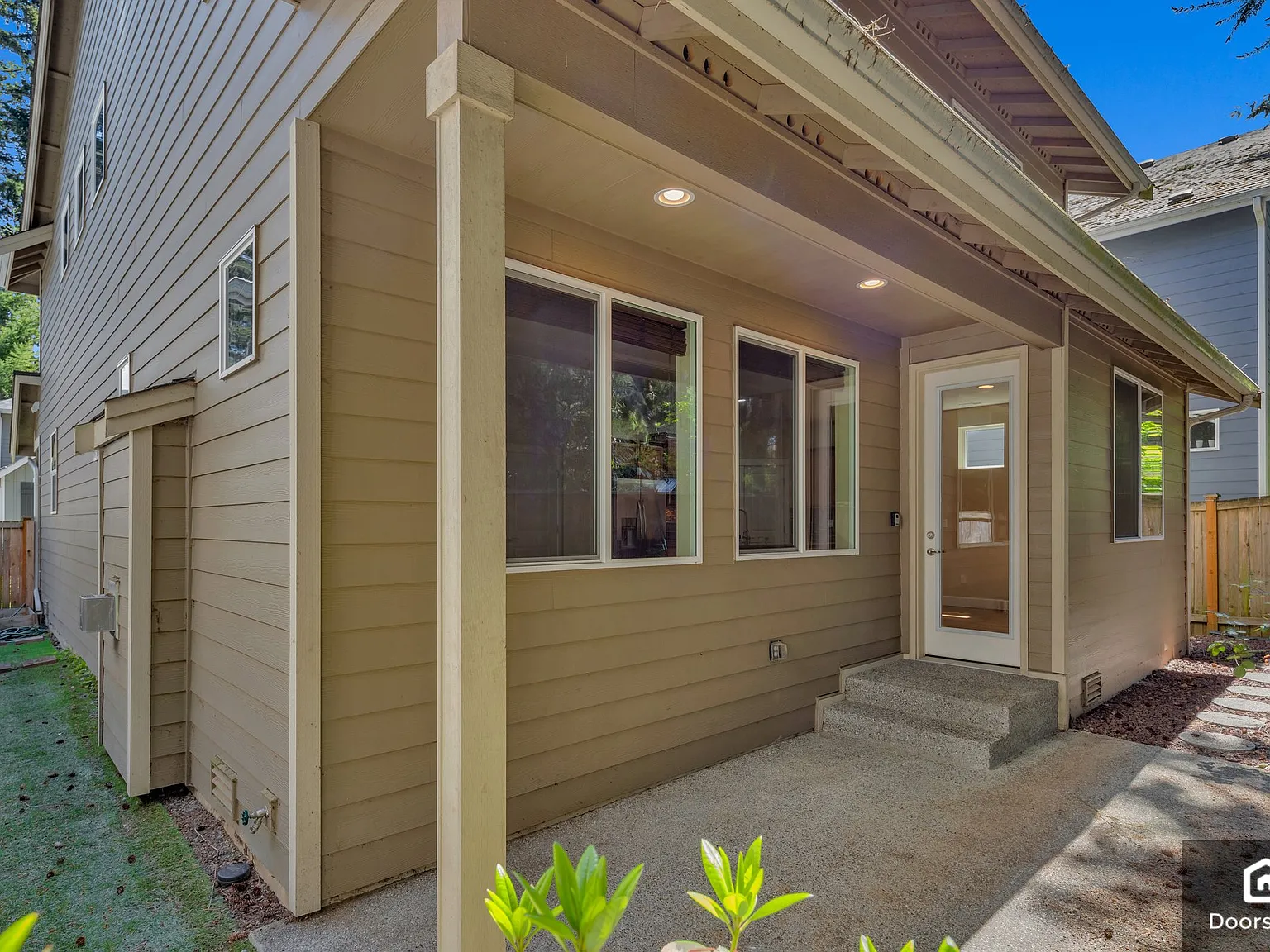 4 bed, 3.0 bath, 1970 sqft, $4,200 — Photo 4