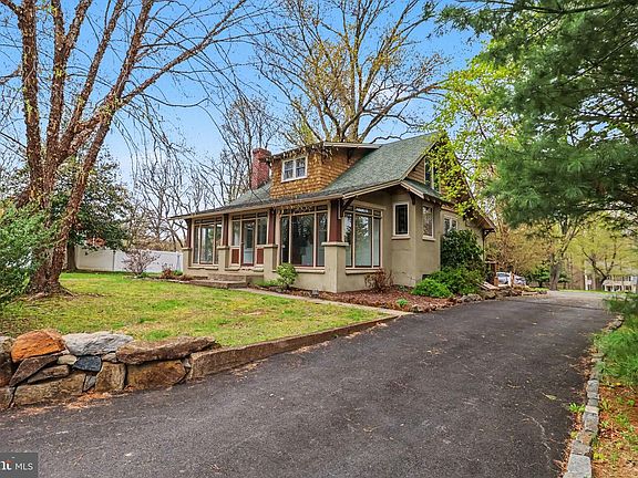 3rd image of 1438 Naamans Creek Rd