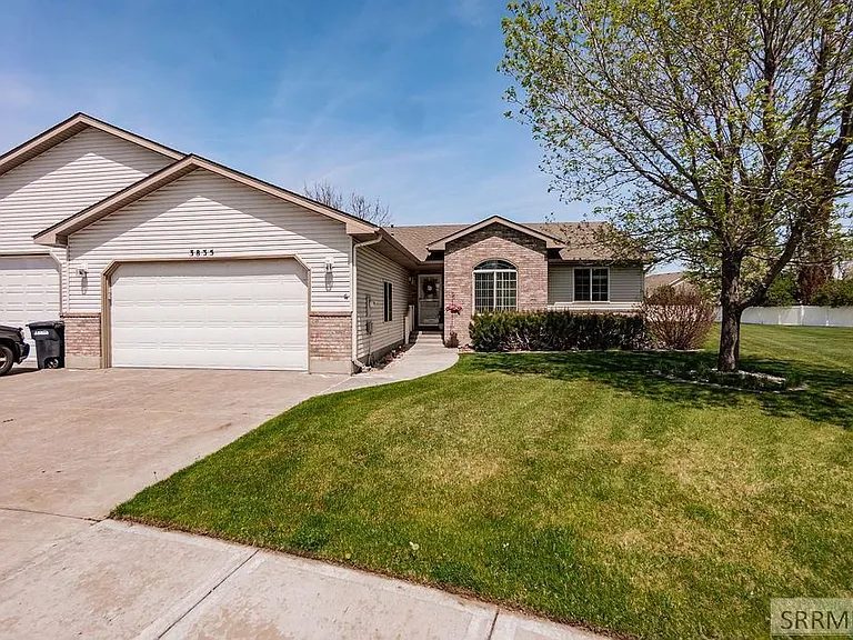 3835 Heartland Cir — Photo 1
