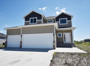 5810 58th Ave S, Fargo, ND