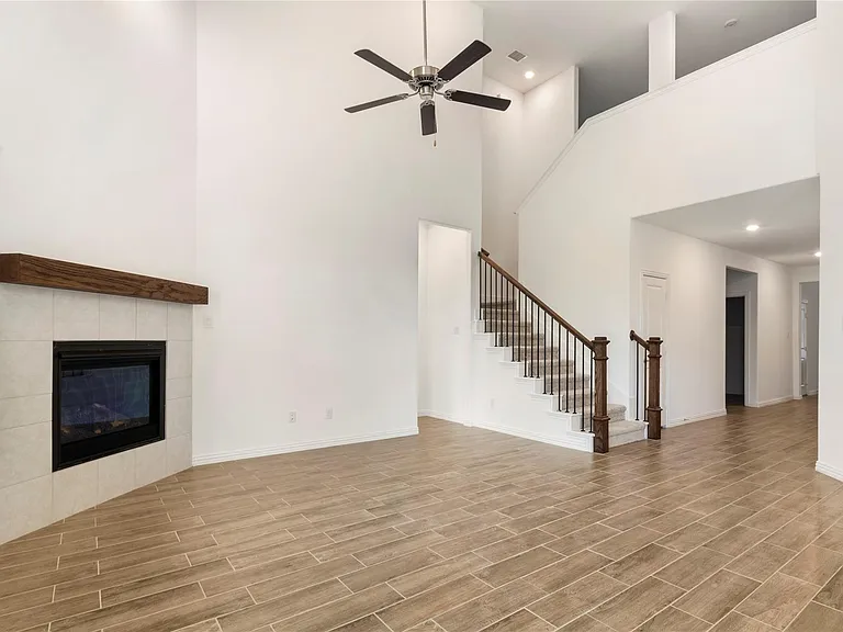 1808 Roadrunner Dr — Photo 14