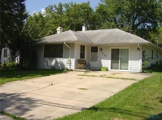 1112 Karnes Ave, Defiance, OH 43512