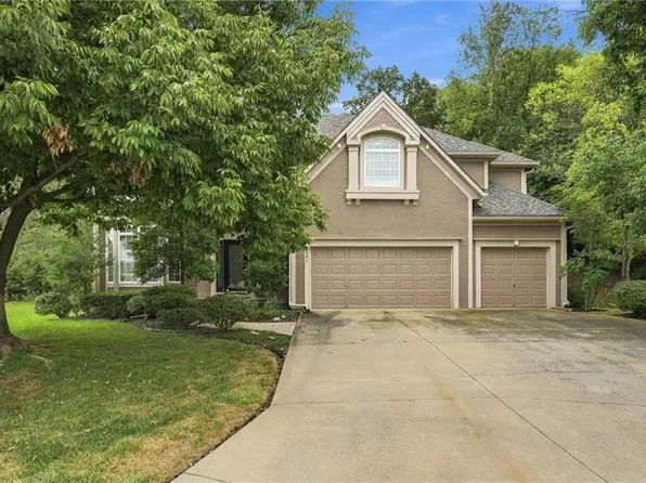 5601 NE Misty Meadow Pl, Lees Summit, MO 64064