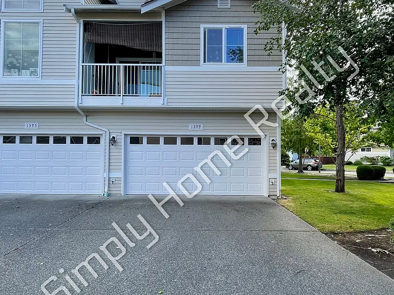 1399 Hudson St — Photo 4