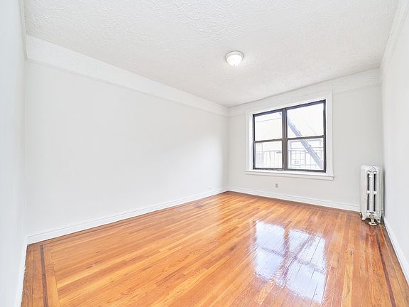 4th image of 56 Bennett Ave #5M