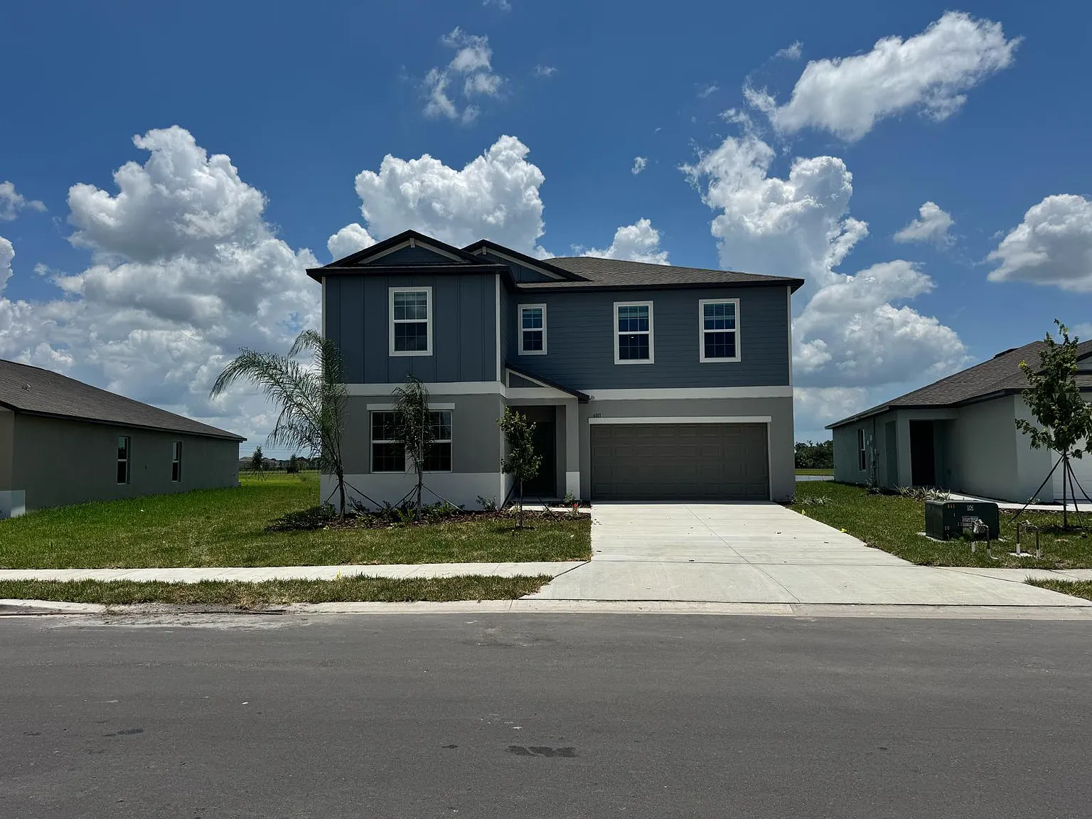 6 bed, 3326 sqft, $3,400 — Photo 1