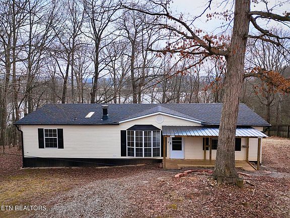 2nd image of 212 Shady Trail Dr