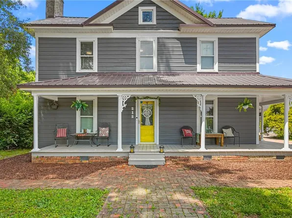 212 S Fayetteville St, Liberty, NC 27298