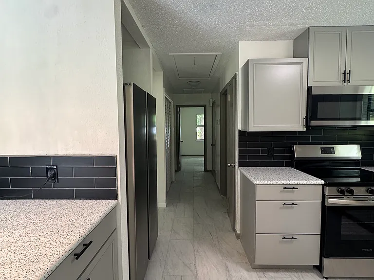32 Woelfley Ln — Photo 4
