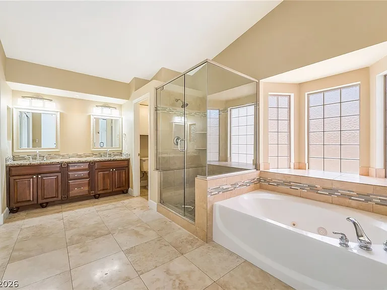 271 Pointe Ranier Ave — Photo 20