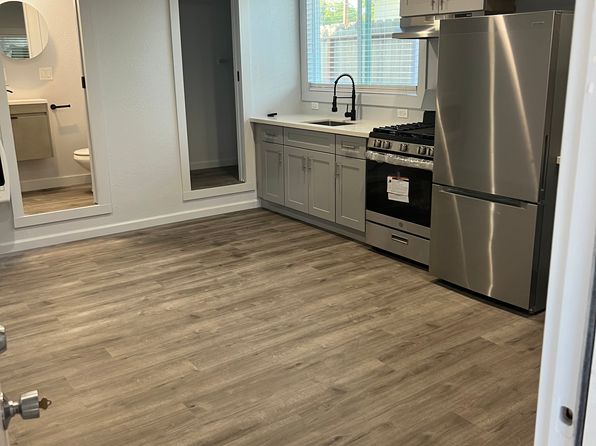 824 Blossom Way APT 5