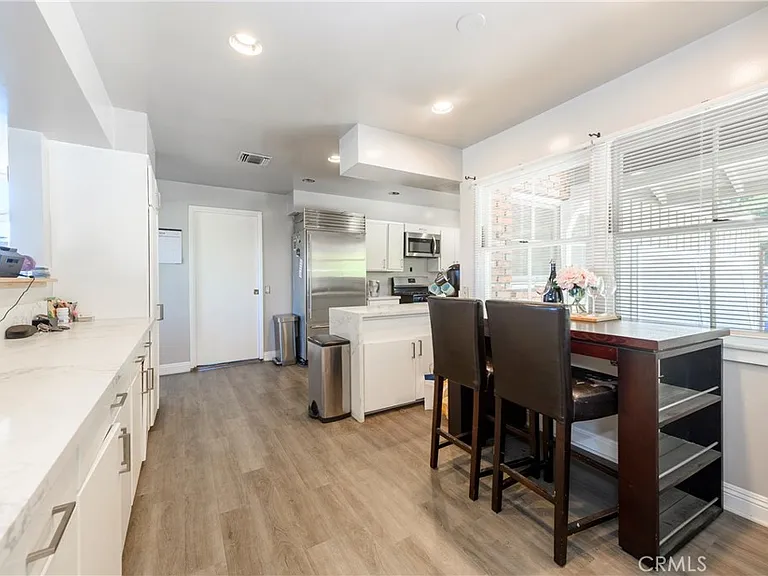 3633 Willowcrest Ave — Photo 9