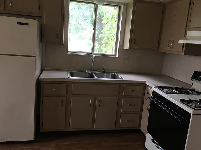 4426 Cherryhurst Dr — Photo 3