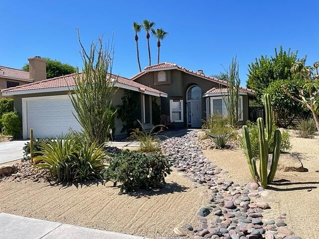 1st image of 78600 Bradford Cir