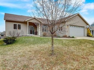 118 Pine View Dr, Madison, WI 53704