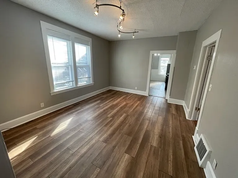 1648 Bush Avenue — Photo 9