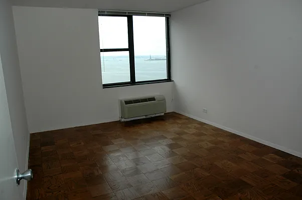 Rented by Realty Operations Group | media 3