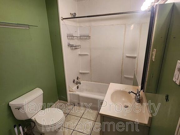 3rd image of 1009 Providence St