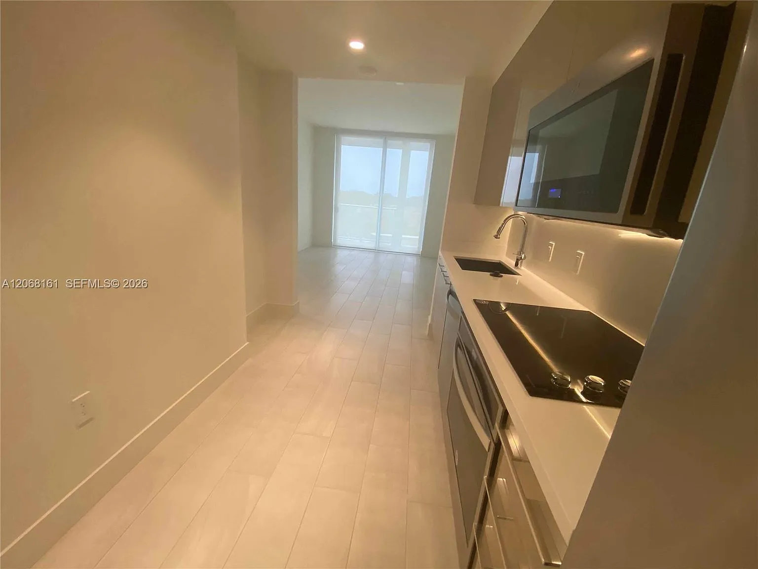 Metropica North Tower One — Photo 3